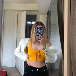  - jättesöt topp från bikbok, köpare står för frakt :) 