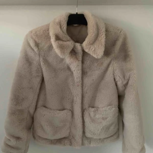  - Jacka endast använd en gång, som ny