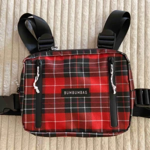  - Ball bumbag från Bumbumbag. Säljer pga aldrig använt! 🌟