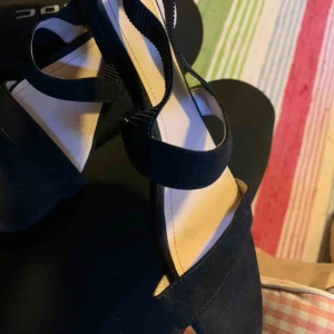  - Nya skor, aldrig använda. 