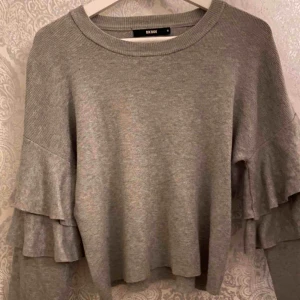  - Stickad tröja i storlek M