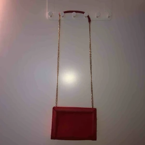  - Suuuper fin lite mindre väska 😍 köparen står för frakten 