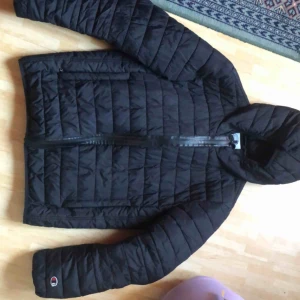  - Gammal champion jacka i sjukt bra skick, 800+frakt är vad jag vill ha. Bud uppskattas också dock!