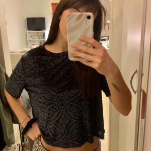  - Cute crop top from Stradivarius☺️