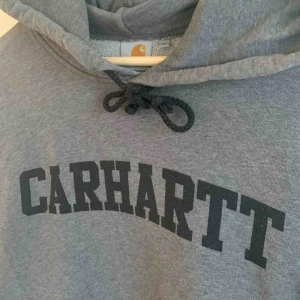  - En grå carhartt hoodie, bra kvalité! 🌱🌿🌹