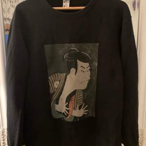 BUD ligger på: 130kr - Säljer denna super fina sweatshirt från Uniqlo :) går inte o köpa längre! Pris kan diskuteras 