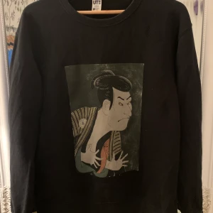 Super snygg sweatshirt - BUD ligger på: 130kr - Säljer denna super fina sweatshirt från Uniqlo :) går inte o köpa längre! Pris kan diskuteras 