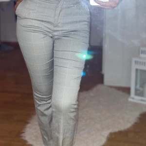 Kostym byxor - Storlek 36, aldrig använda endast testade