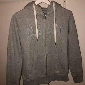 Gant, storlek s - Grå Gant tröja i nyskick!!:))