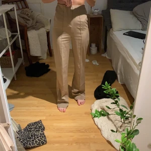 kostymbyxor  - köparen står för frakt, jag är 173 cm