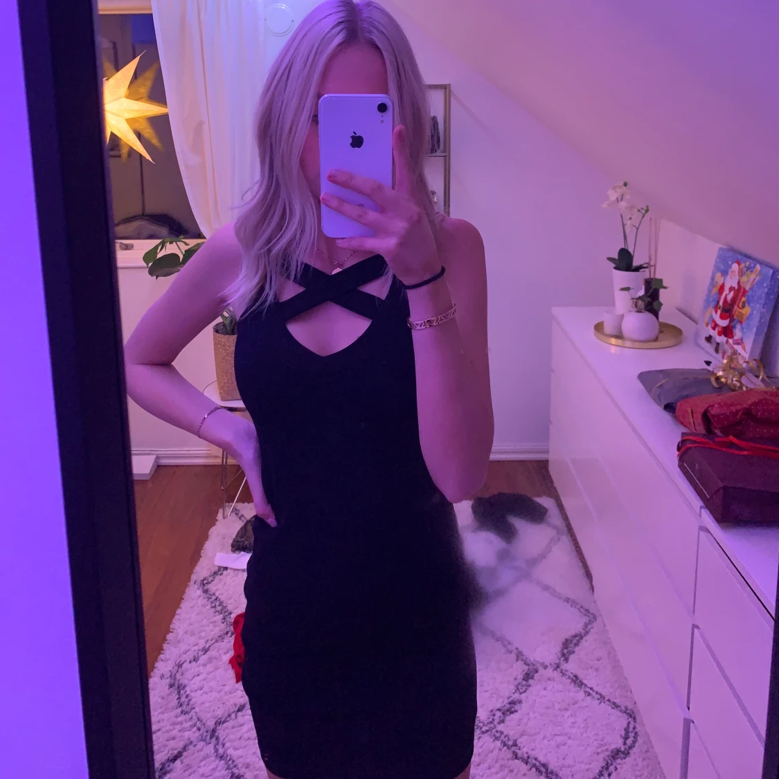 Svart proper klänning!