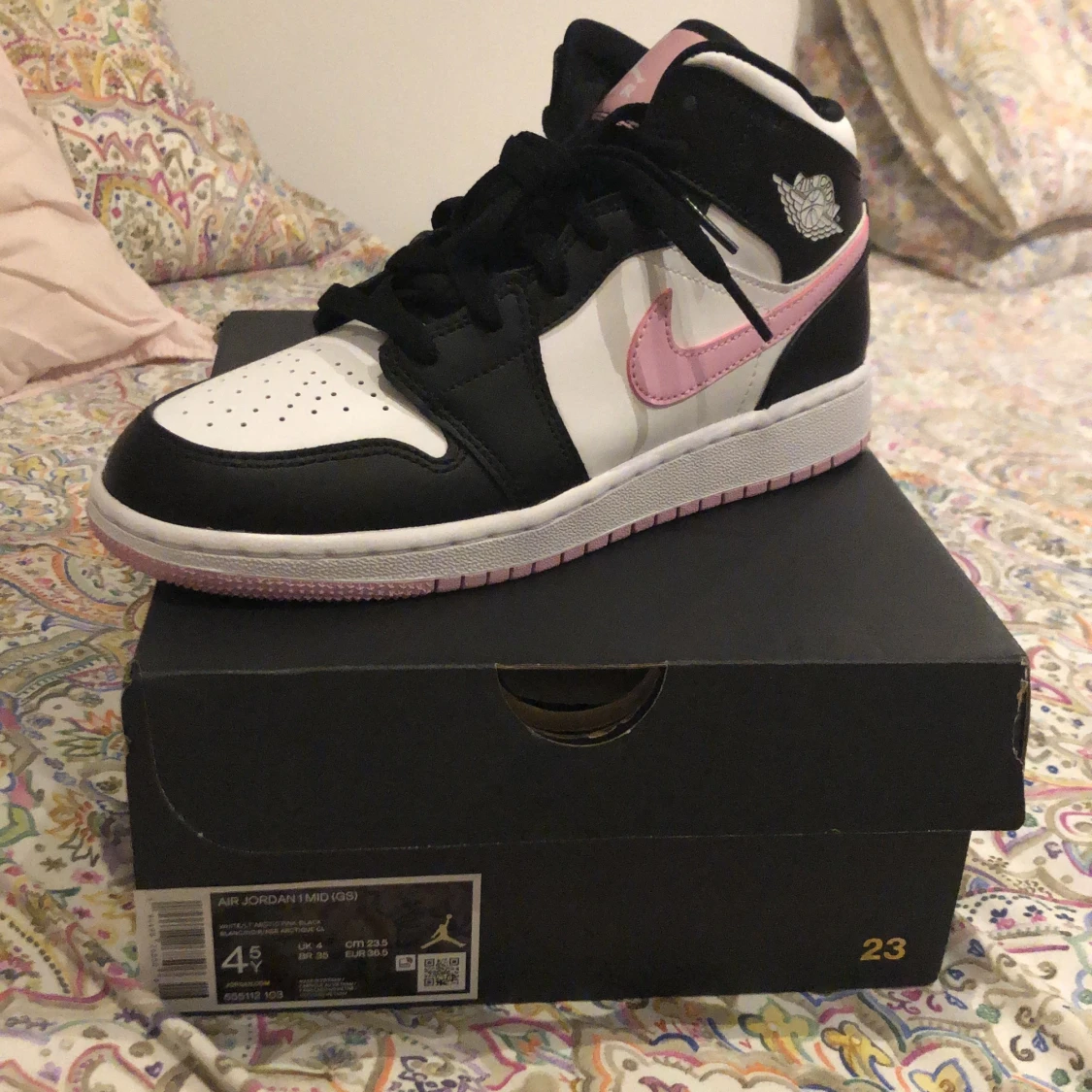 Jordan 1 mid arctic pink