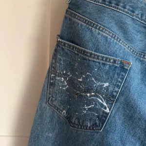 Levis vintage  - Levis vintage säljs från uf företag. Midja:80 cm innerbenslängd ca 80 cm kontakta för mer info☺️