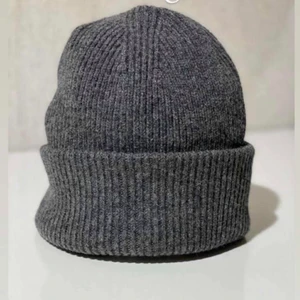 Mössa i 100% ull - Supersnygg mössa från Be Beanie UF! Jag och några vänner driver ett uf företag där vi säljer mössor i 100% ull! 