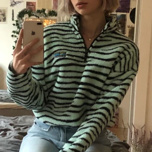 Junkyard sweatshirt  - Jättemysig fluffig sweatshirt från Junkyard! Säljs inte längre. Kan både mötas upp i sthlm eller frakta☺️