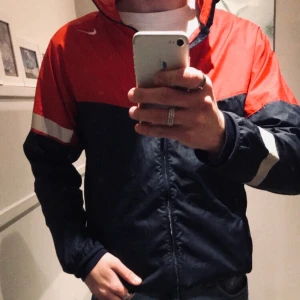Nike track jacket - Tunn Track jacket från nike i storlek S