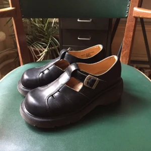  - Unika äkta dr. Martens. I toppskick! Finns i centrala Stockholm! 