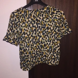  - Fin topp i skönt material 