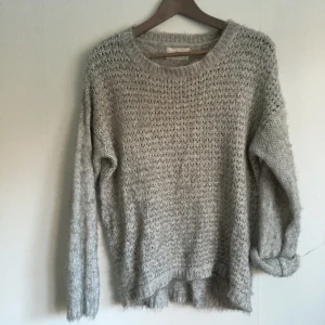  - Underbar mjuk stockad tröja. Lite oversize. Tunnare modell. 