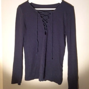  - Frakt inräknad. Fint skick. Passar M bäst 