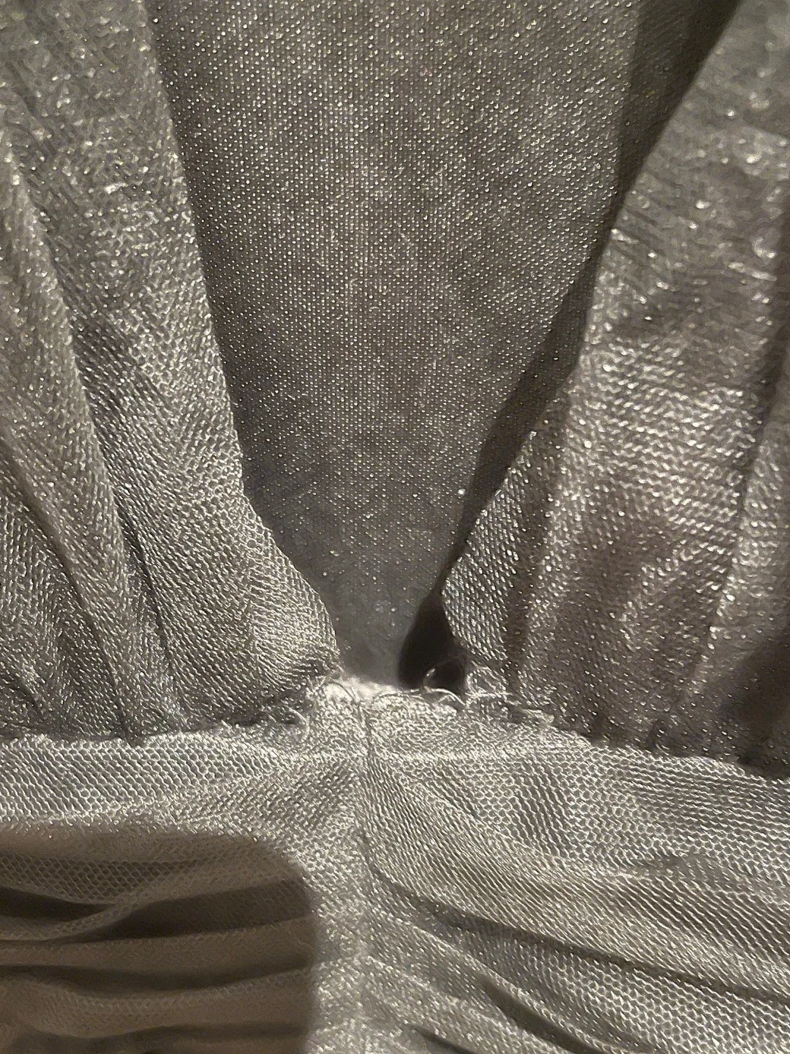 Svart kort klänning med pärldetaljer - 3