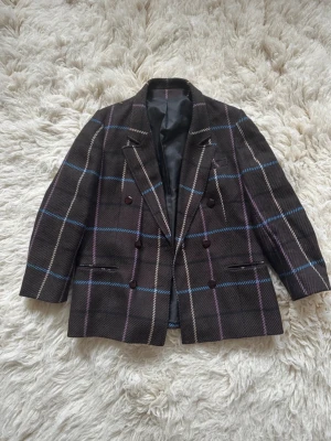 vintage blazer - köpt i en vintagebutik i paris