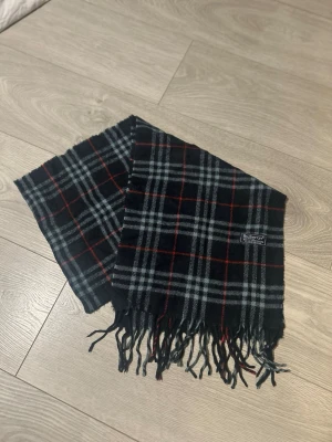 Burberrys scarf  - Burberrys scarf, telegram