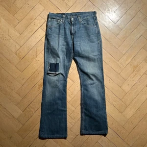 Levis 507 jeans - Vid köp av fler produkter erbjuds bättre pris. Skriv vid ytterligare frågor eller funderingar🤝 Storlek: 29/32. Mått: Längd 102 cm. Midja 39 cm.