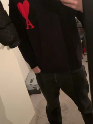 Ami Paris herr sweatshirt Storlek S - Tjena! Säljer en helt ny ami Paris tröja i storlek S, helt oanvänd, priset för att diskutera vid snabb affär 