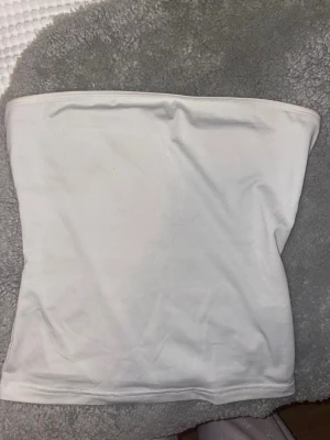 Vit tub topp - Vit längre tub topp