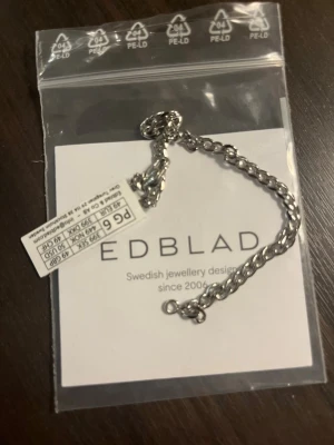 Kedjearmband  - Säljer min julklapp som skulle varit till min kille men som då är för litet 