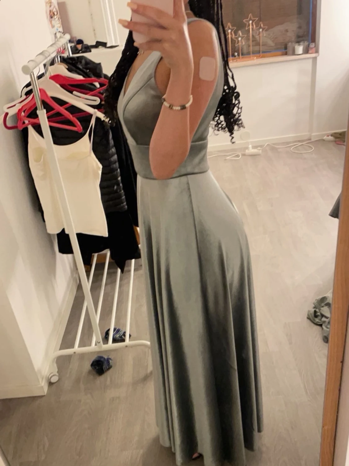 Silver/grön färgad balklänning med v-ringning - 1