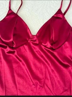 Satin blus - Aldrig använd