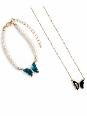 Fjärils halsband och armband  - Handgjord av oss Nickelfri halsband ✅Kristall pärlorna finns i andra färger Finns tillgänglig att köpa på vår hemsida eller DM ❤️