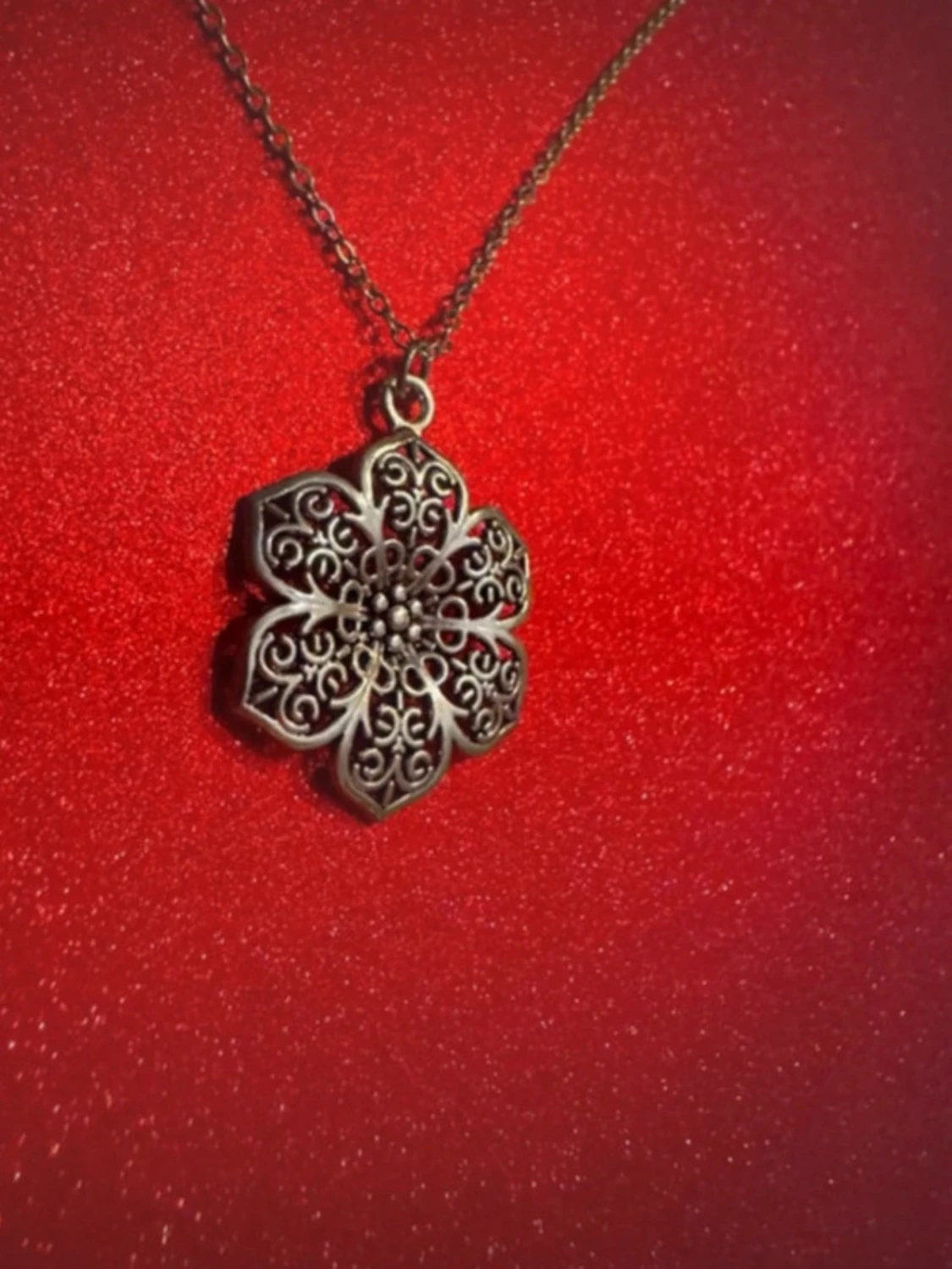 Silverhalsband mönstrad blomma - 1