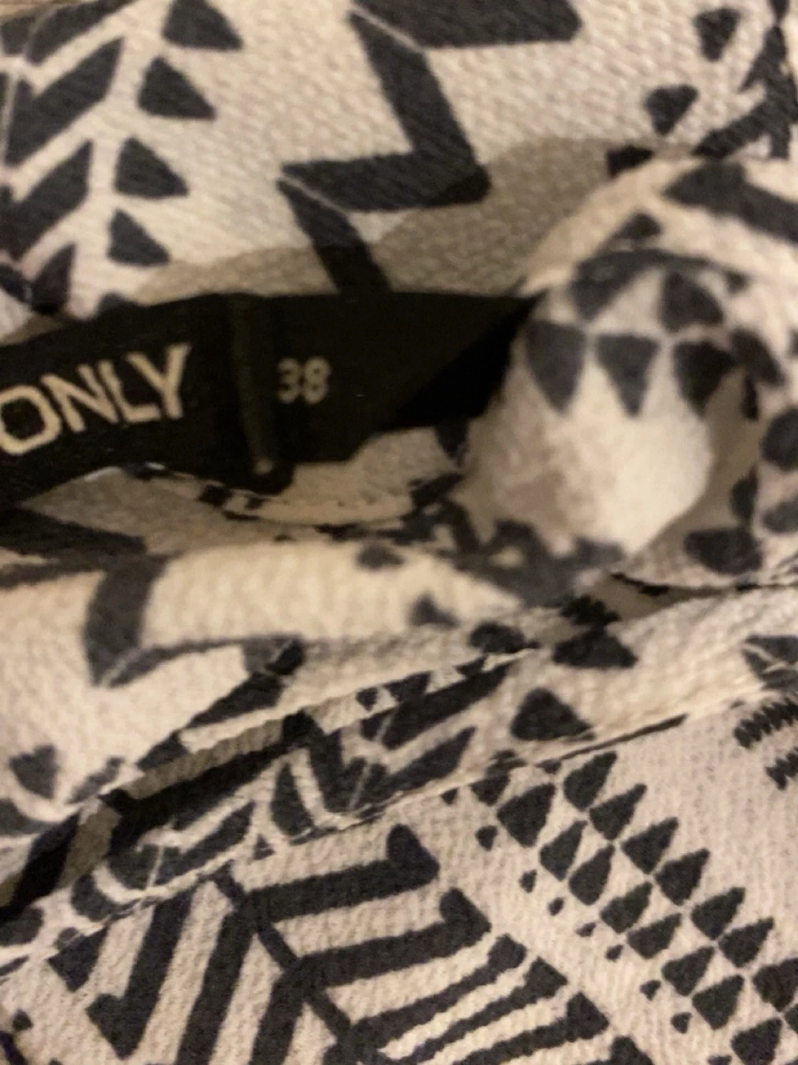 Mönstrad linnetopp från ONLY - 1