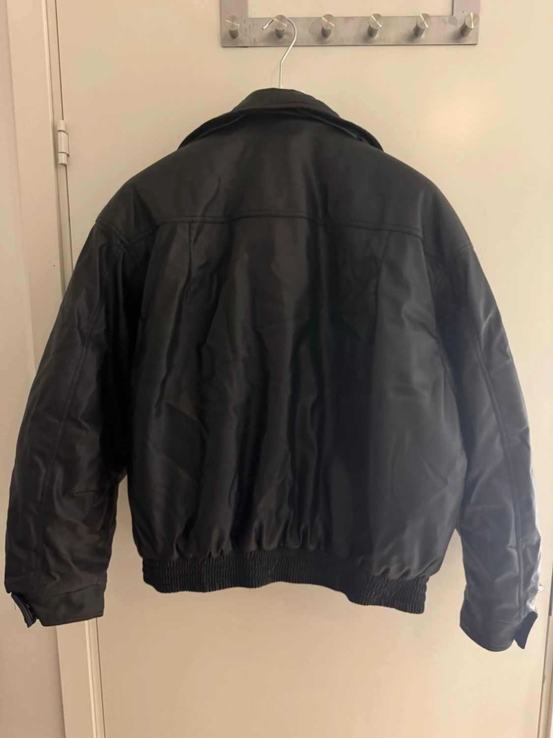 Svart oversized skinn bomberjacka - 2