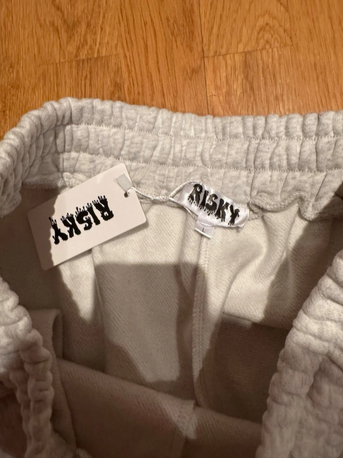 Grå mjukisbyxor från Risky, storlek L - 5