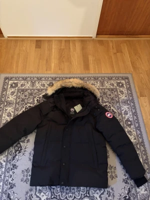 Canada goose Wyndham  - Jättefin och stilig jacka. Perfekt som julklapp. Storlek S