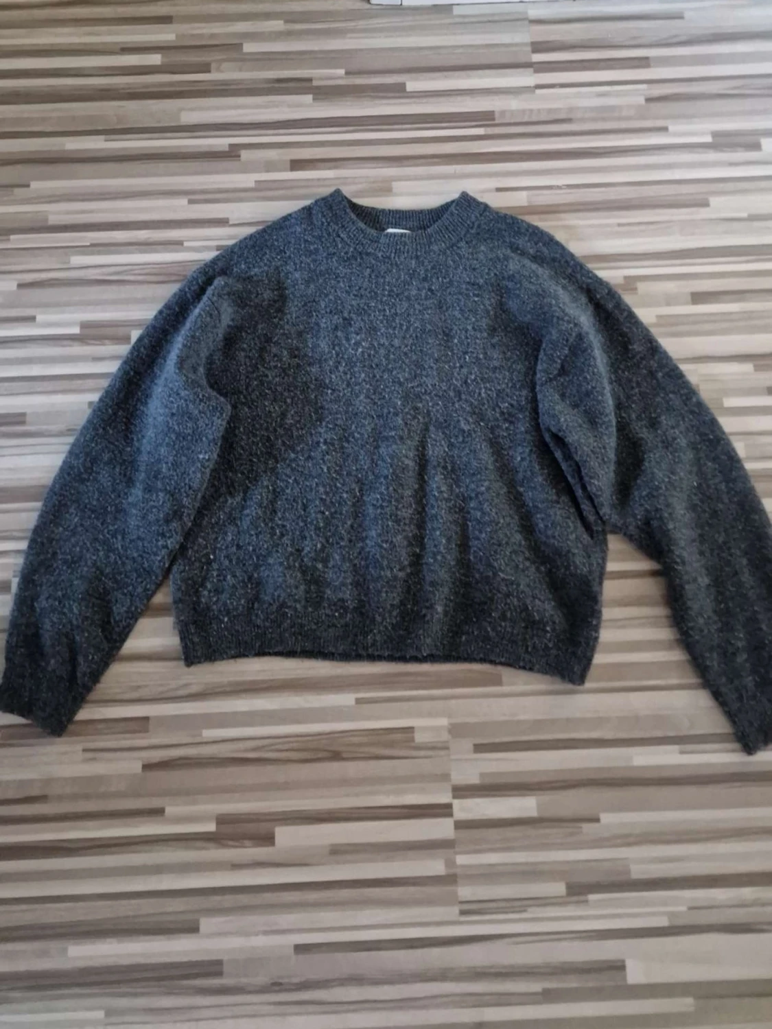 Mörkgrå stickad tröja från H&M - 1