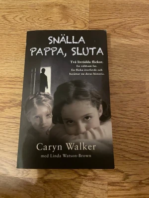 Snälla pappa, sluta - En gripande sann historia om två systrar som växer upp i en familj präglad av våld och rädsla. Efter år av övergrepp vågar en av systrarna till slut berätta och kämpa för rättvisa. En stark berättelse om mod, syskonskap och att överleva mot alla odds.