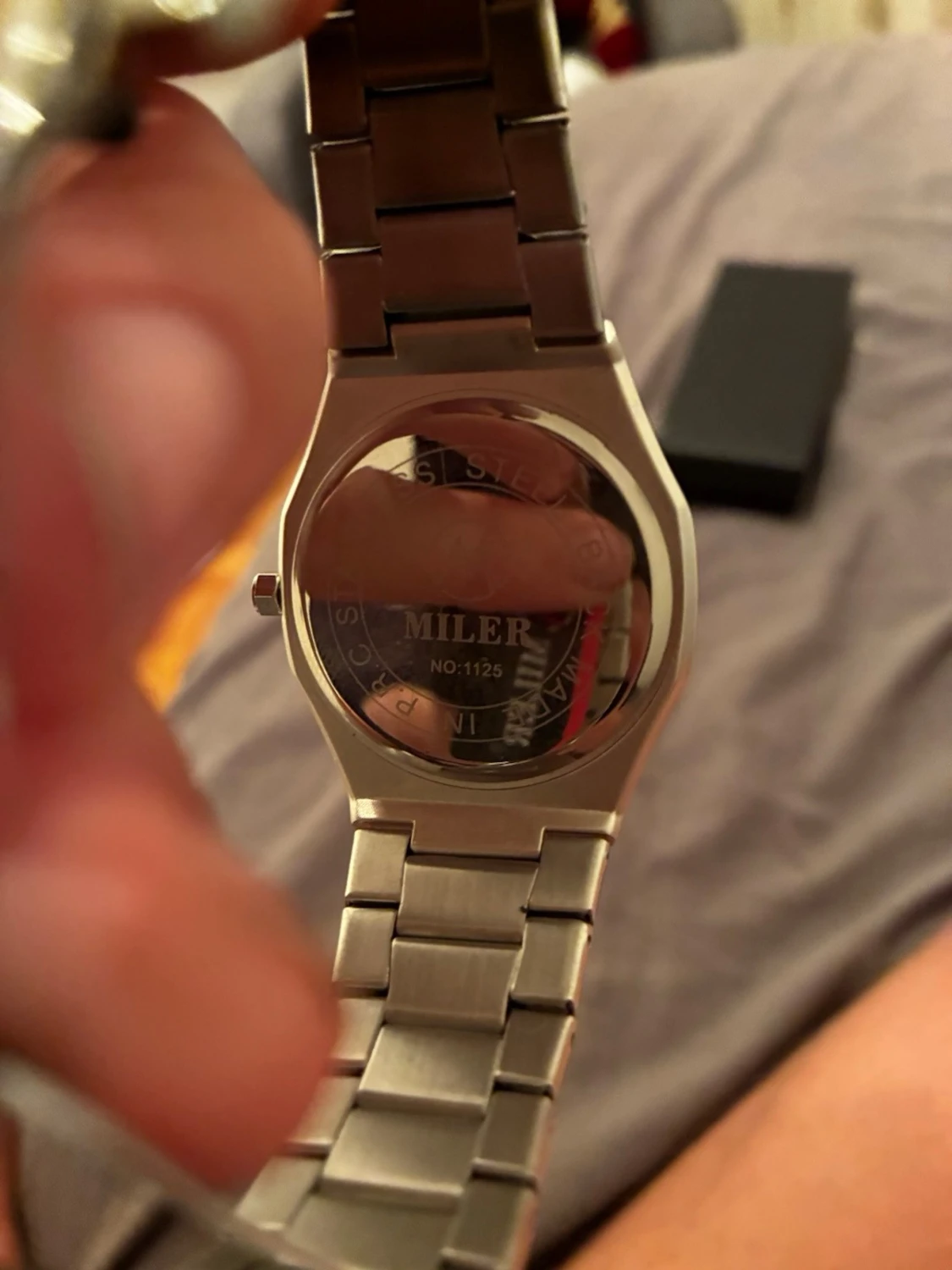 Silverfärgad klocka från Miler - 2