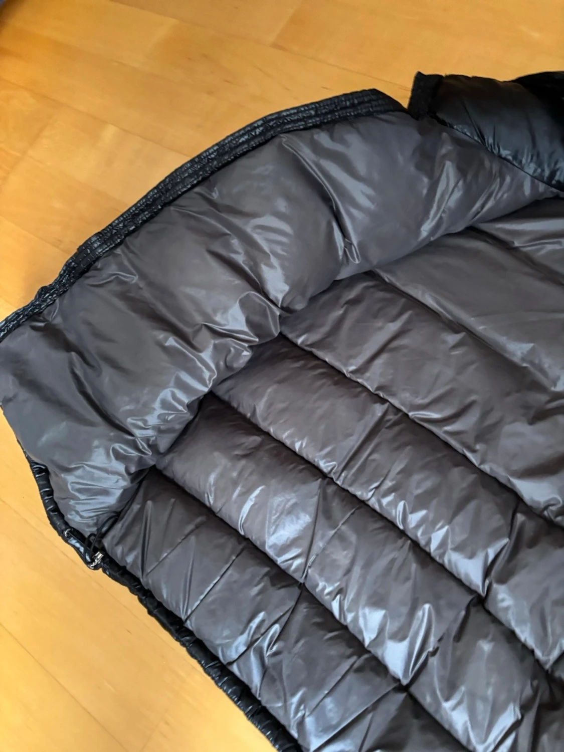 Svart Moncler pufferjacka med huva - 6