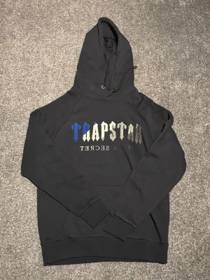 Trapstar Tracksuit  - Svart Trapstar tracksuit i nytt skick