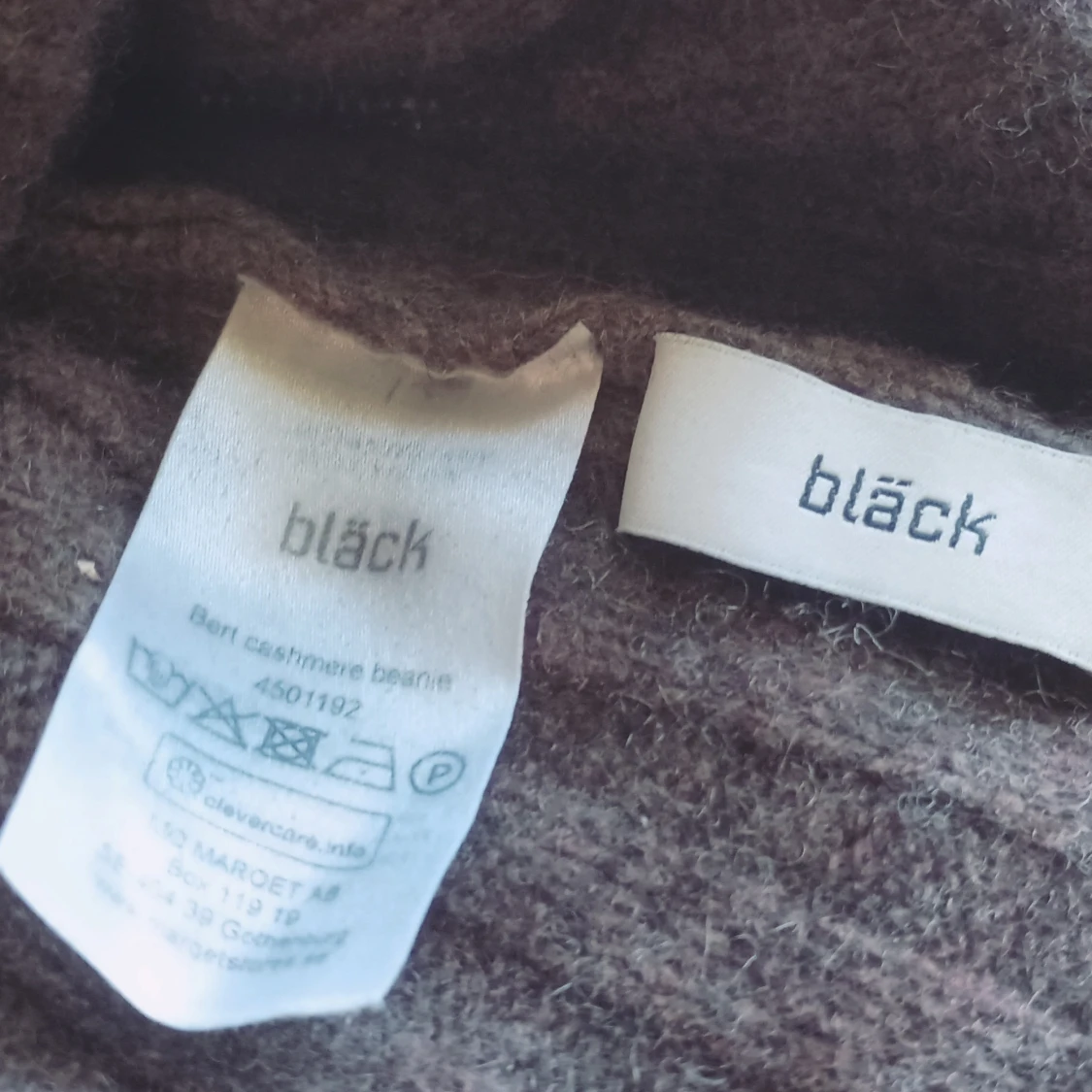 Brun ribbad mössa från Bläck - 3