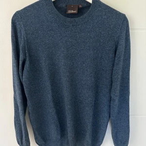 Oscar jacobsson tröja - Oscar jacobsson tröja, storlek S och stämmer bra med storleken, riktigt bra skick 9/10.