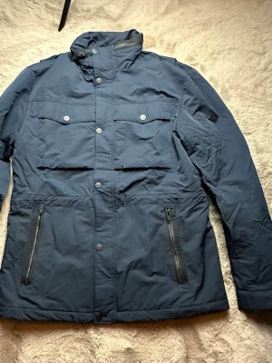 J.lideberg field jacket  - Säljer denna feta j.lindeberg field jacket. Den är som ny inga skador eller liknade. Tveka inte på att ställa frågor. 