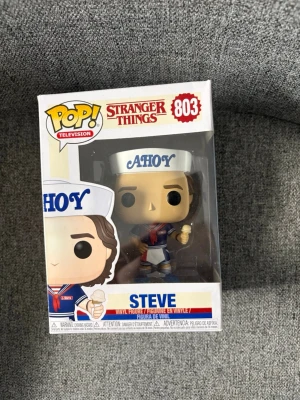 Steve Funko pop - Säljer Steve från stranger things, är i mycket bra skick! 