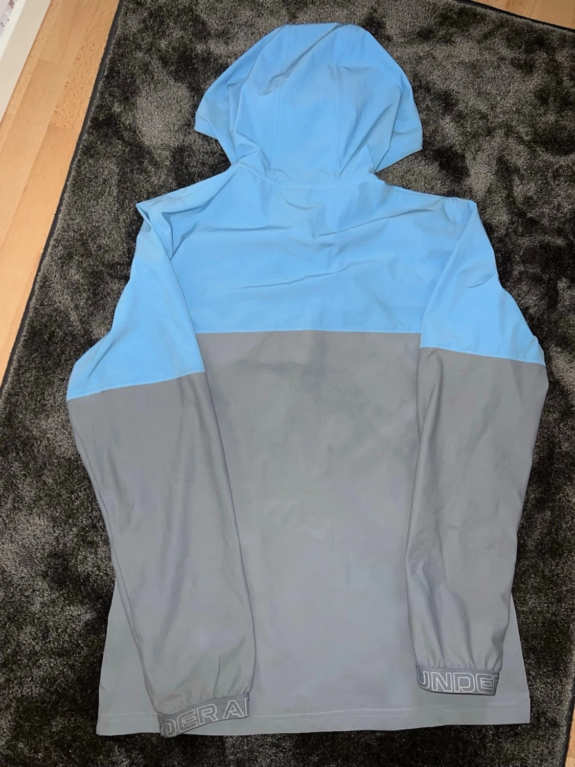 Blå och grå vindjacka från Under Armour - 1