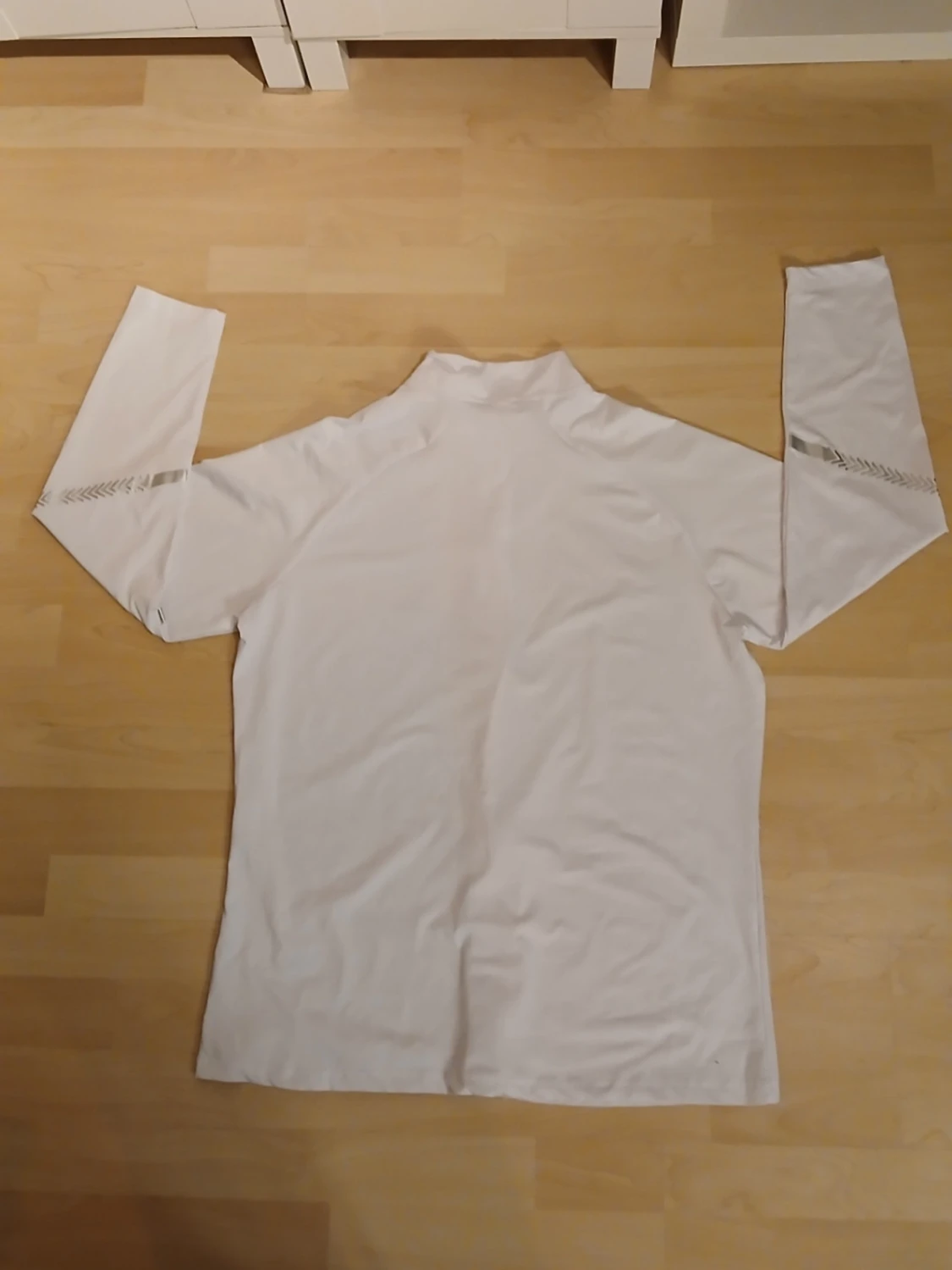 Vit långärmad träningströja från Temu. XL - 1